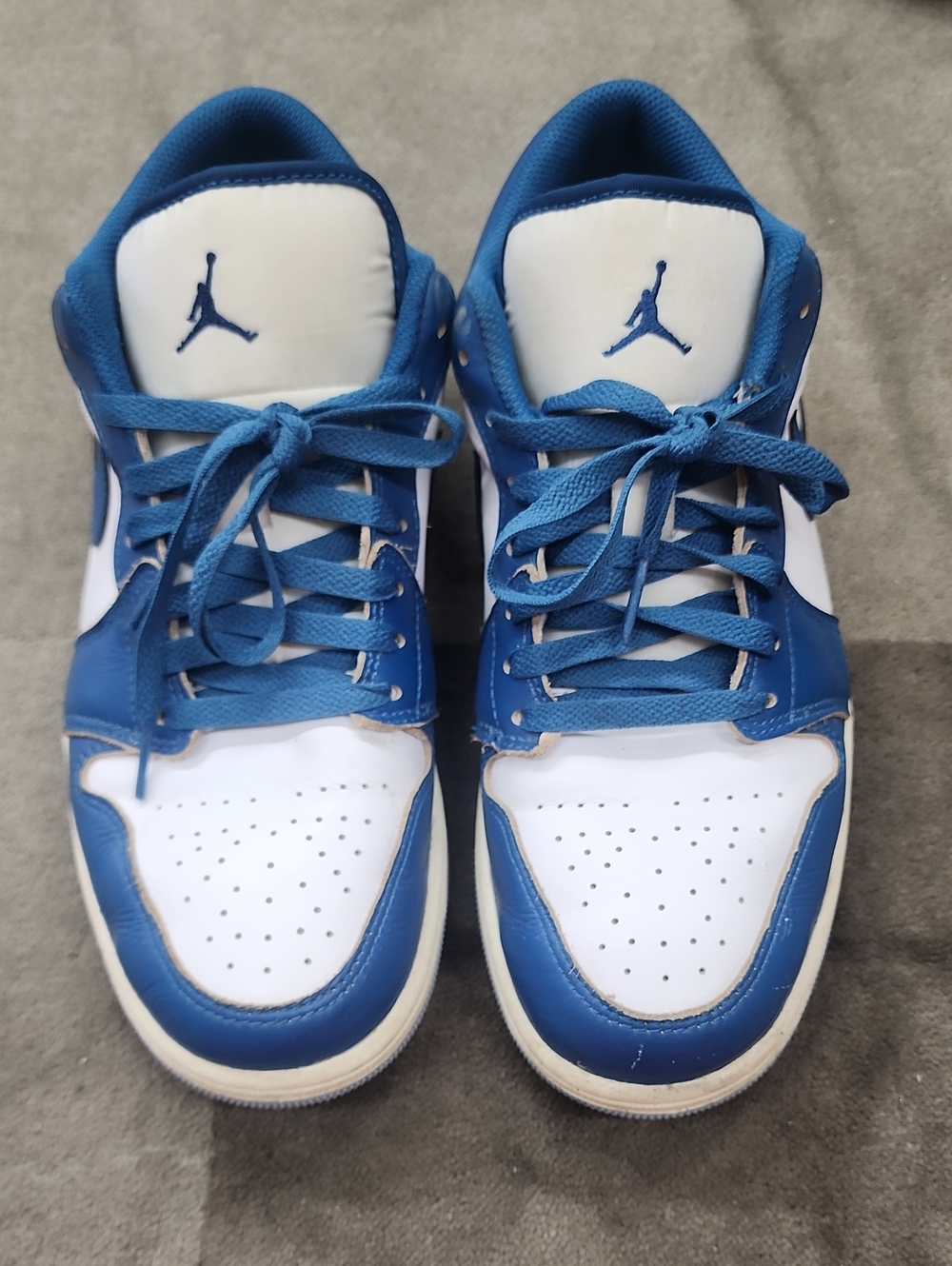 Nike Air Jordan Men's White and Blue Low-Top Sneakers